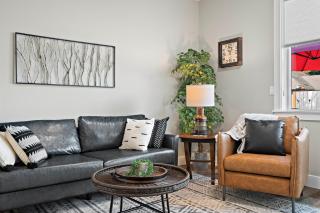 Carlton Townhouse 6 Dog Friendly 1BK Wine-Dine - 2