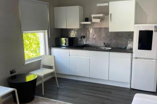 Stylish Private Room in Croydon with FREE Street Parking - Croydon - 6
