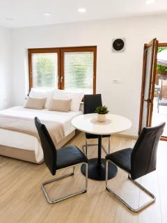 Cozy apartment Alex near airport - 0