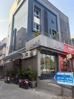 EMBASSY PARK - Near US consulate, Apollo hospital, Sankaranethralaya - 3