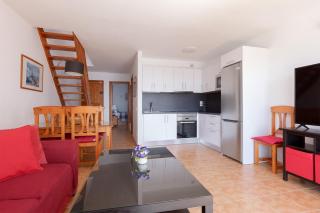 DARUMA APARTMENTS 2-Bedroom Duplex with Sea Views - 3