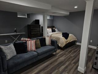 Lavish 4 bed house in Worcester - 9