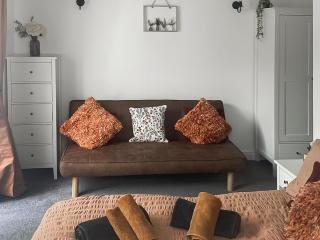 Poppy Cottage - 1