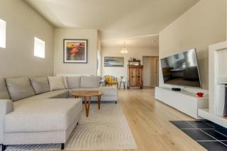 Spacious 4BR Family Home near Reykjavík and Grótta - 2