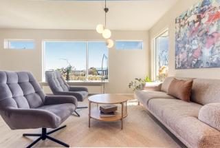 Spacious 4BR Family Home near Reykjavík and Grótta - 5