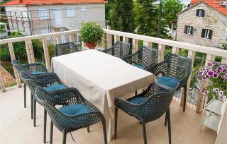 4 Bedroom Amazing Apartment In Supetar - 2