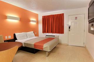 Motel 6-Austin, TX - North Central - Austin - 2