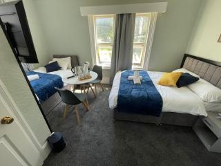 The Kirkdale Hotel - 2