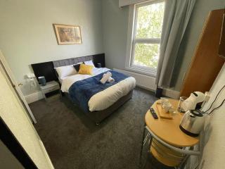 The Kirkdale Hotel - 4