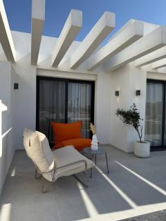 The Waterfront Cabins at D-Bay - Lemon Spaces - 9
