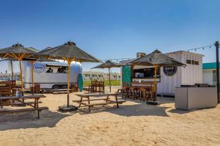 The Waterfront Cabins at D-Bay - Lemon Spaces - 4