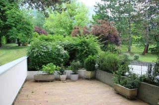 Luxury studio apartment with terrace in Meylan residential area - 4
