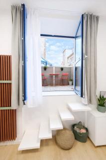 Quiet & Modern Absolute Central Flat with Terrace - 0
