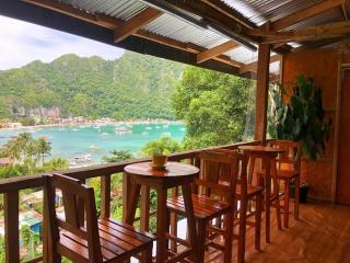 Bale Cabugao Cottages Rental El Nido overlooking Beach - 0
