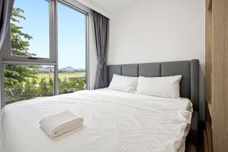 Laguna Skypark 2BR Golf View Rooftop Pool - 8