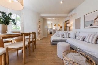 Vacalm Villa Judit - Beachfront Villa with Pool, Spa, BBQ, Fire Pit & Mini Golf - 3