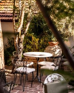Yasa's Guest House - 9