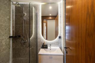 Tour 33 CFC Luxurious 2-Bedroom Apartment, Gym & Secure Parking - 2