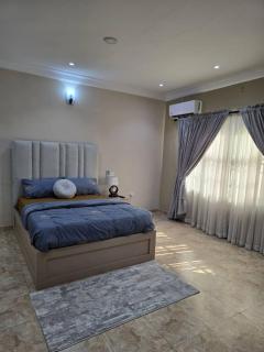 Luxury Home Away - 5