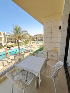 G-cribs with pool view and access - 2