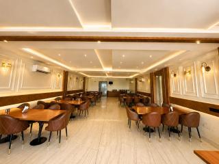 The hotel golden crown - 8