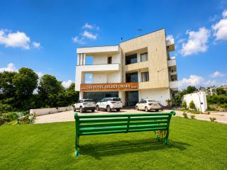 The hotel golden crown - 4