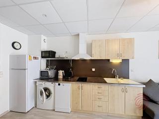 Appartement F2 tout équipé avec balcons, ascenseur et Wi-Fi, proche des thermes de Lamalou - FR-1-451-141 - 2