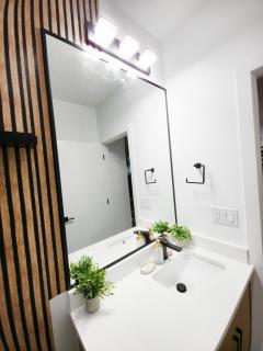 Luxury Guest Suite,Close to Airport,Fast Wifi - 9