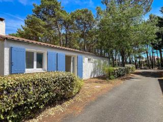 Villa rénovée à La Palmyre - 6 pers - Climatisation - Wifi - Stationnement - FR-1-705-107 - 0