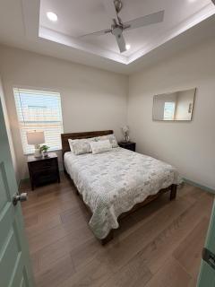 New Modern 2BR I EV I Wi-Fi I Heart of Mcallen - 2