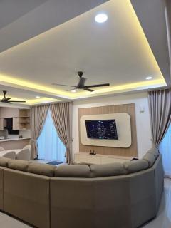 Ali & Alisha Homestay 2, Pasir Gudang Landed House - 2