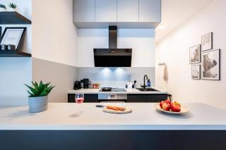 Prémiové studio Holečkova s velkou terasou - 9