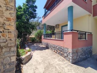 Eleni's spacious double room with balcony - 2
