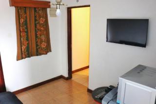 Self catering facility next to The Edge & Boma Hotel - 4