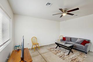 Dog-Friendly Getaway w/ Yard in Tucson! - Tucson - 4