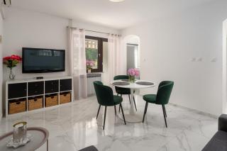 Modern apartment Sabina with nice garden - 5