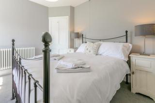 Daisy Cottage — Character & Comfort near Beer Beach - 4
