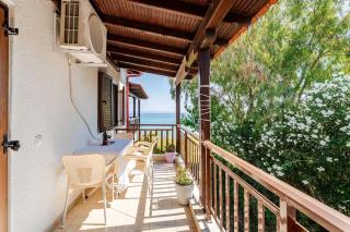 Beachfront Family Apartment with Garden in Halkidiki - 0