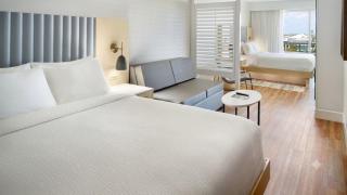 SpringHill Suites by Marriott Pensacola Beach - 7