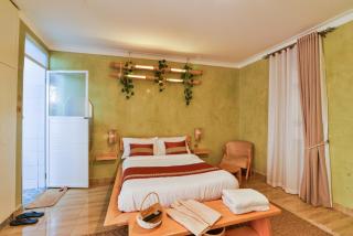 Lona Luxury Suites - 1