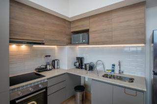 Modern Apartment Workspace & Gym Fast Wi-Fi - 9