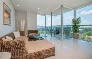 Bright 3BR Escape City Views Pool & Gym - 0