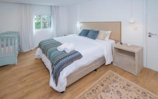 Spacious Haven Workspace & Pool Walk to Malls - 0