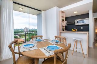 Bright 2BR Balcony & Pool Free Parking - 7