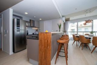 3BR Apartment Pool & Garage Sleeps 6 - 7