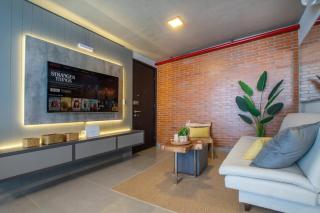 Modern and Cozy Apt Skyline Views Workspace - 9