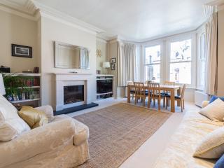 Homely 2 Bedroom Victorian Apartment in Hampstead - 0