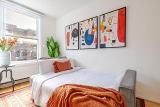Cozy 2BR in Plateau – Downtown Comfort - 6