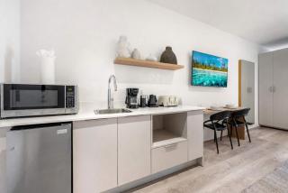 Modern Brickell Luxe Apartment by Palermo Home Miami - 1