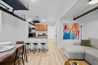 Cozy 1BR Condo, Near NYC Mall & MetLife - 0